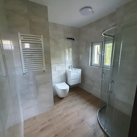 Psi Koszarowa بيت شباب